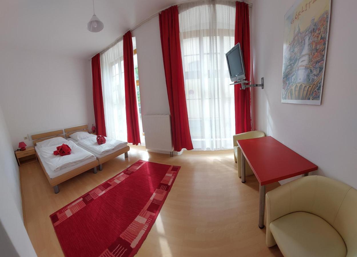 Picobello Pension Гёрлиц Экстерьер фото
